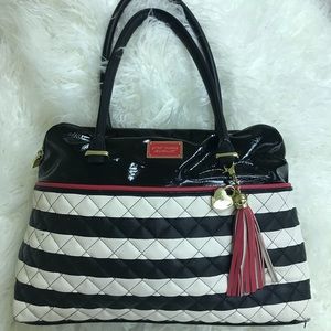 BETSEY JOHNSON Shoulder Bag 🌹🖤🌹